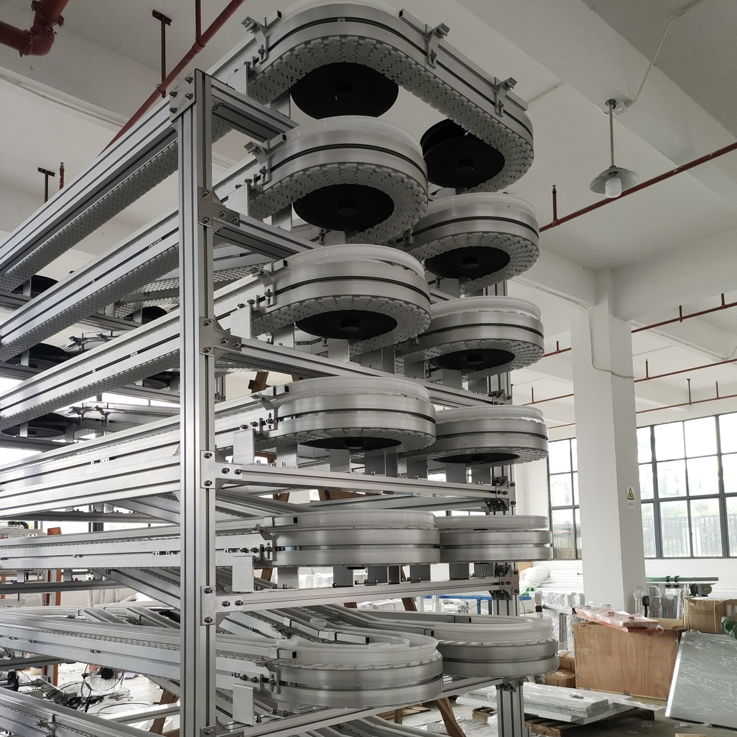 Spiral Conveyor Buffer Cooling Tower Flexible Spiral Conveyor Chain System for Food Industry